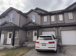 881 Edinburgh Dr, Woodstock, ON N4T 0L5