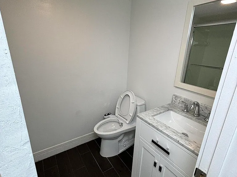 2225 SW 15th St #225 — Photo 12