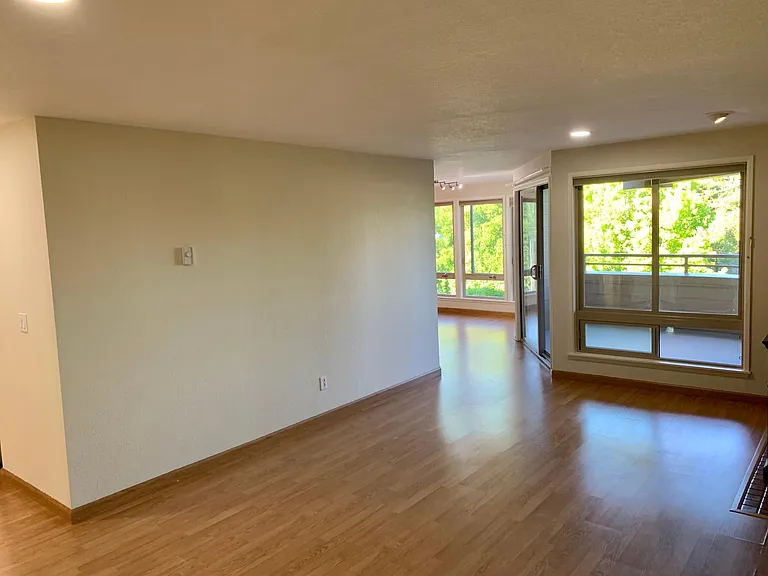 12349 Roosevelt Way NE #402 — Photo 22