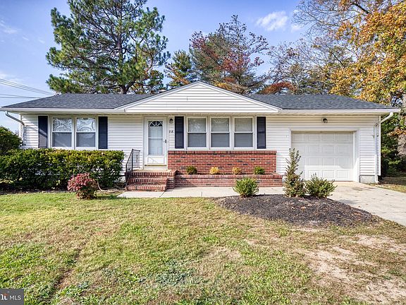 3rd image of 718 Becker Dr