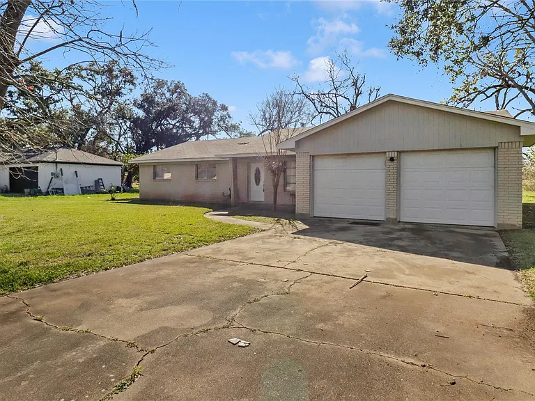 238 Sleepy Hollow Dr — Photo 3