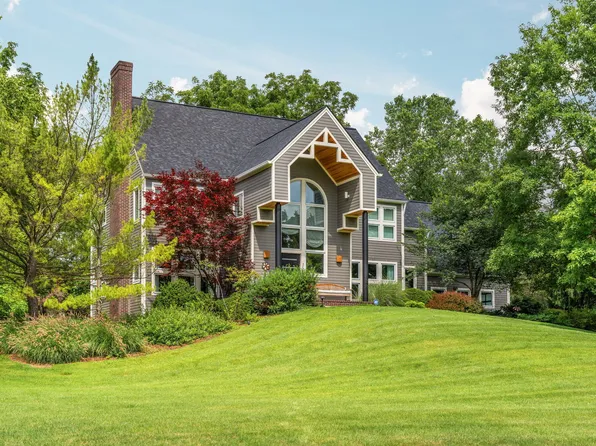 2529 Thornapple Dr, Ann Arbor, MI 48103