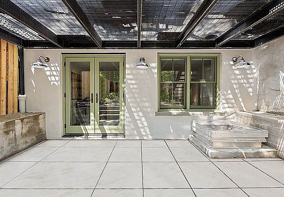 4th image of 46 Gates Ave #1