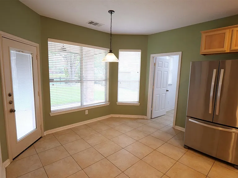 22719 Sierra Lake Ct — Photo 11