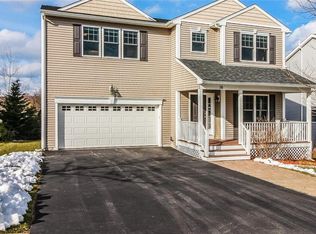 16 Coastwind Dr, Westerly, RI 02891
