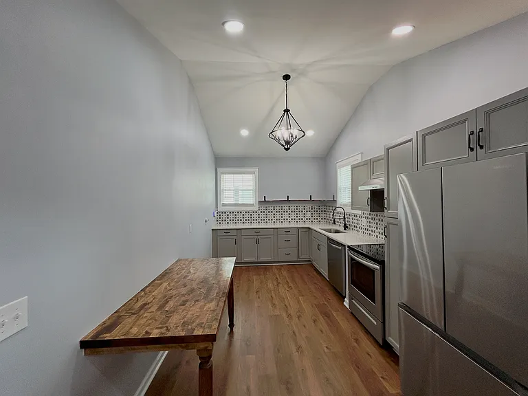112 Hodgens Dr — Photo 8