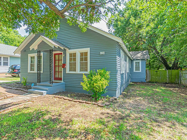 628 W Comanche St — Photo 3