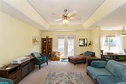 4 bed, 2.0 bath, 1946 sqft, $1,850 — Photo 3