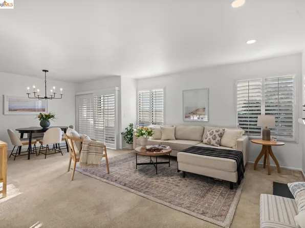 303 Atlas Dr APT 5, Hercules, CA 94547