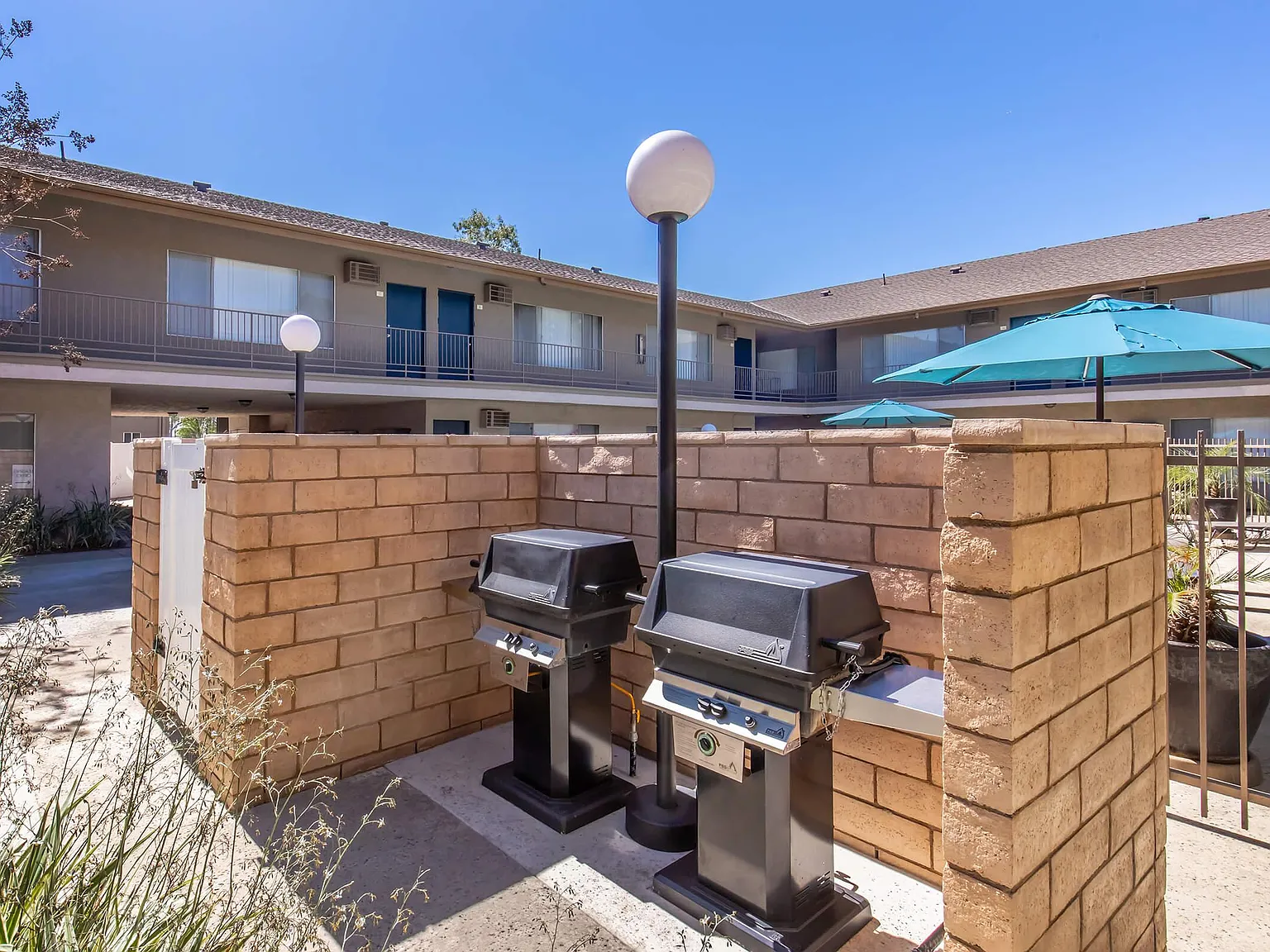 Buena La Vista Apartment Homes — Photo 4