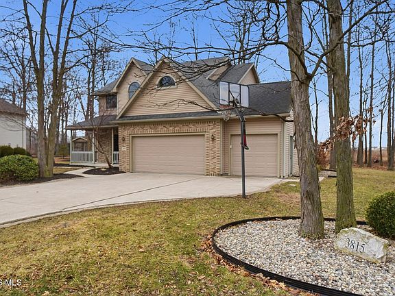 3rd image of 3815 Forest Trail Dr