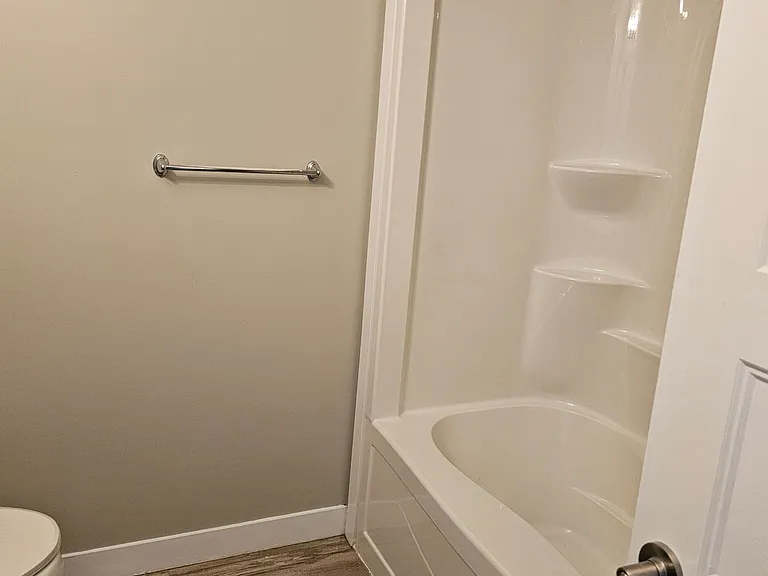 929 Sarnia Rd — Photo 6