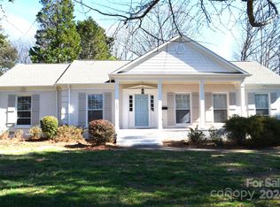 2440 Ramblewood Ln, Charlotte, NC 28210