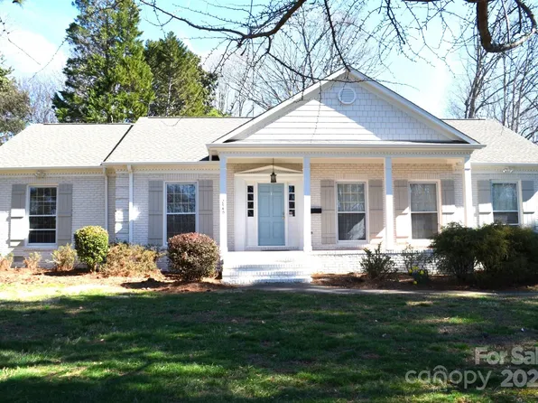 2440 Ramblewood Ln, Charlotte, NC 28210