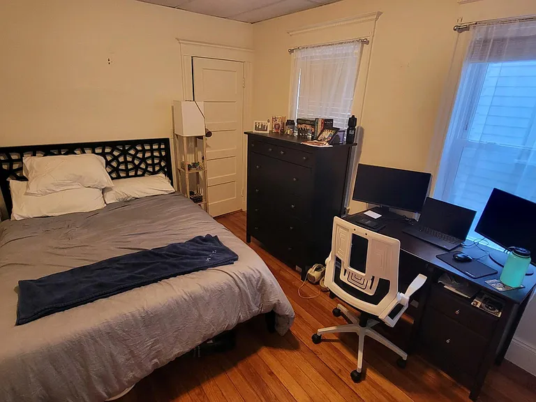 28 Lexington Ave #1 — Photo 4