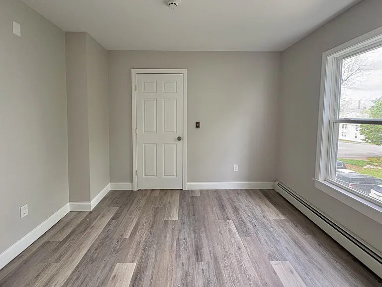 48 Knox St #3 — Photo 8