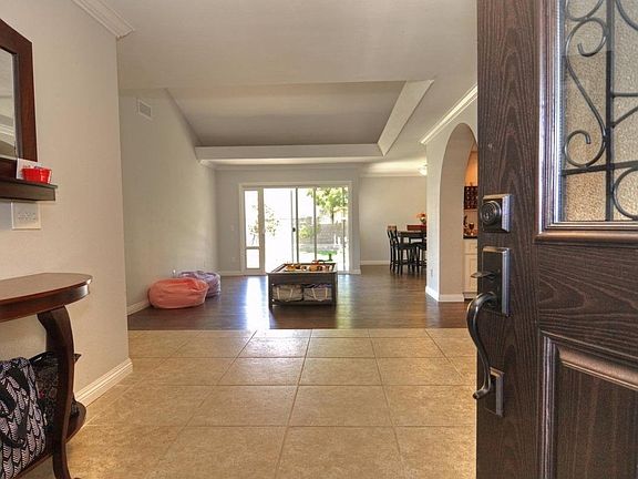4th image of 240 Eagleview Pl