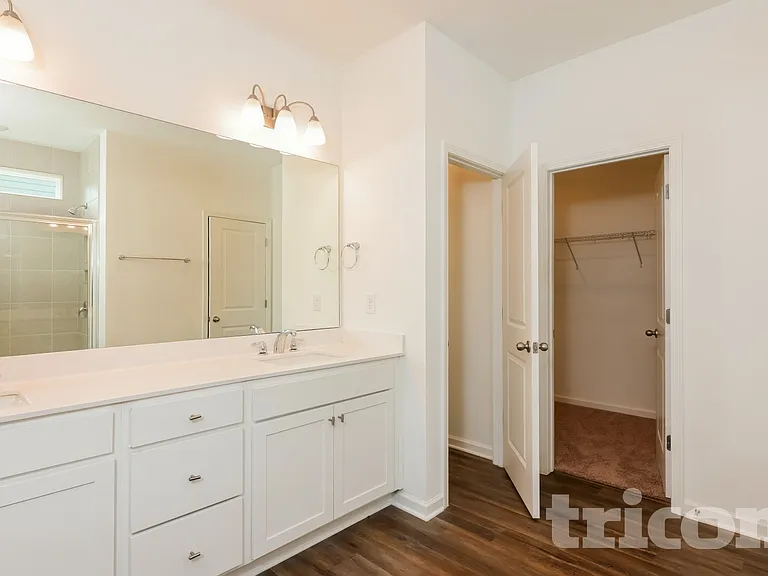 150 Everett Sq — Photo 12