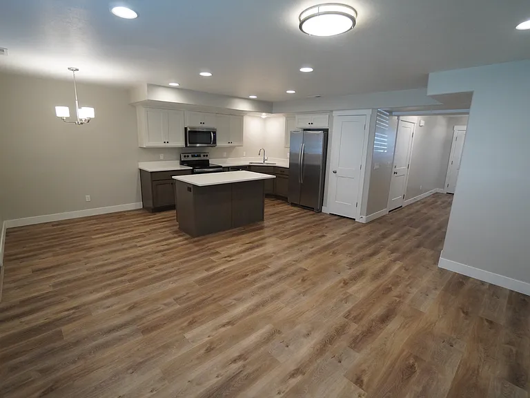 3 bed, 2.5 bath, 1385 sqft, $1,845 — Photo 4