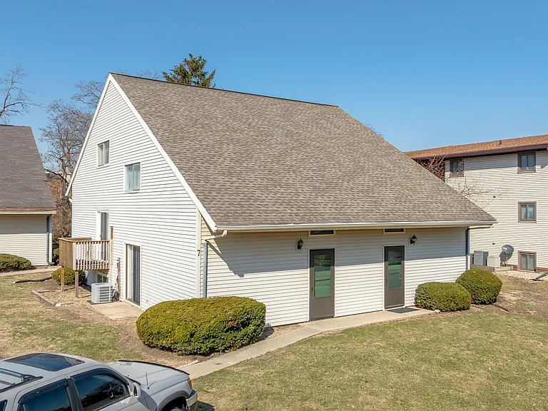 717 Fairmont Dr — Photo 30