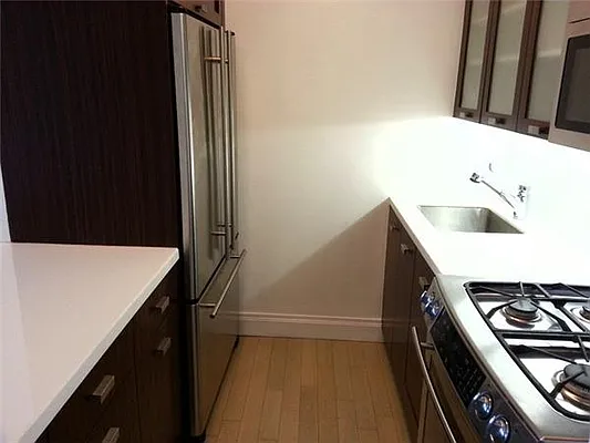 Rented by R New York | media 14