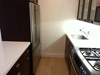 Rented by R New York