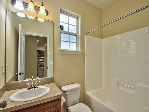 5th image of 1027 Chase Creek Cir