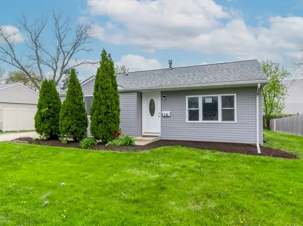 716 Southwind Dr, Carpentersville, IL 60110