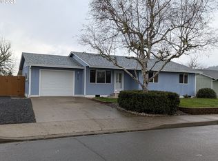 253 S Grove Ln, Sutherlin, OR 97479