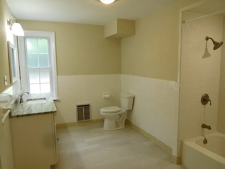 80 Carmel Rd #5 — Photo 5