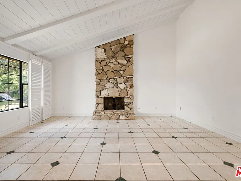 1844 Michael Ln — Photo 4