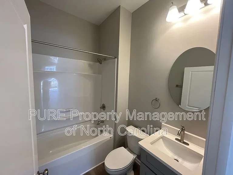 608 S Yadkin Ave — Photo 16