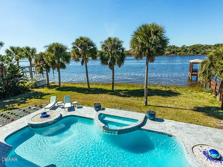 3548 N John Anderson Dr — Photo 35
