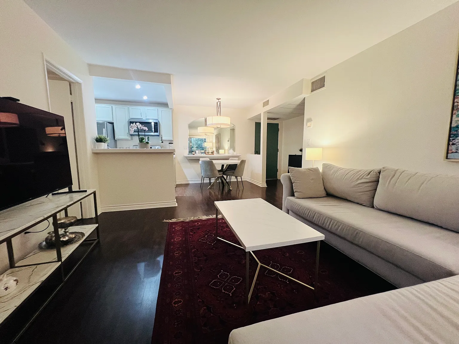 2 bed, 939 sqft, $3,000 — Photo 3