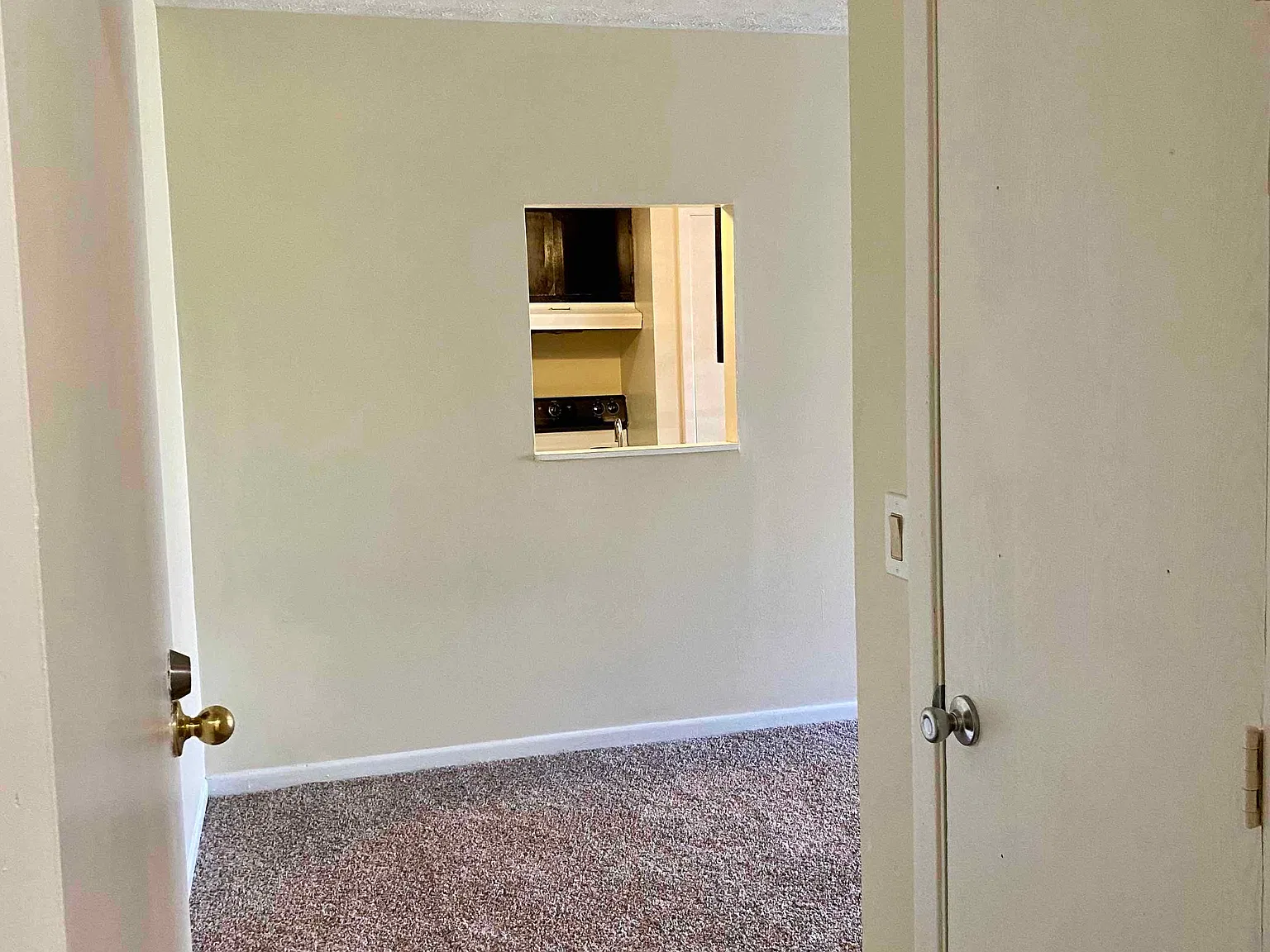 2 bed, 900 sqft, $1,250 — Photo 2