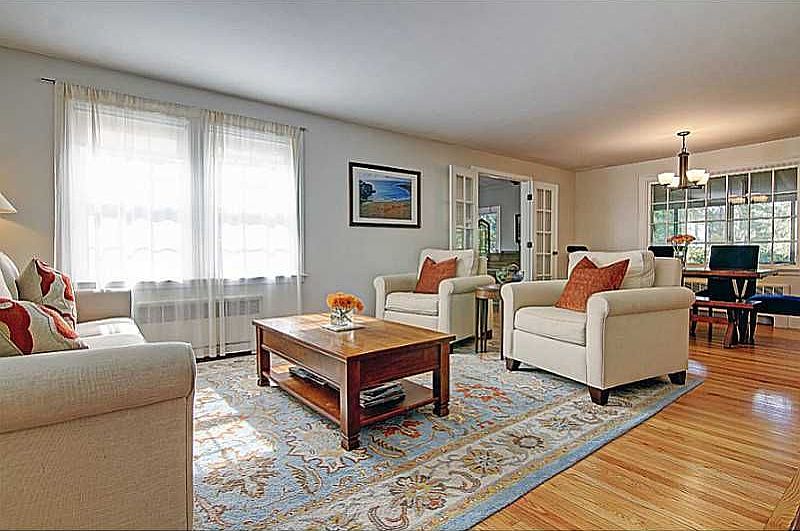 2nd image of 35 Winsor Dr