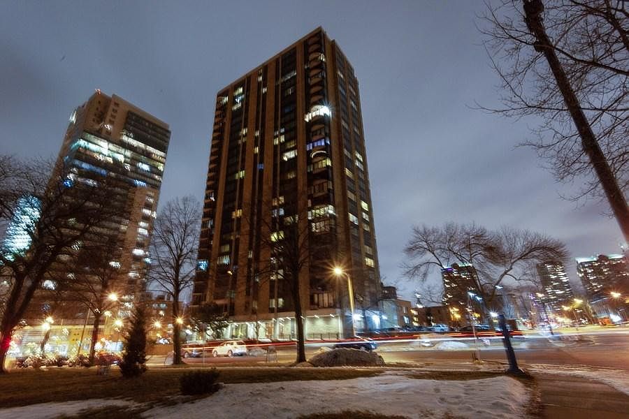 1st image of 929 N Astor St Unit 707