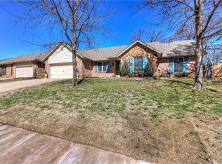 1317 Devonshire Ct, Edmond, OK 73034