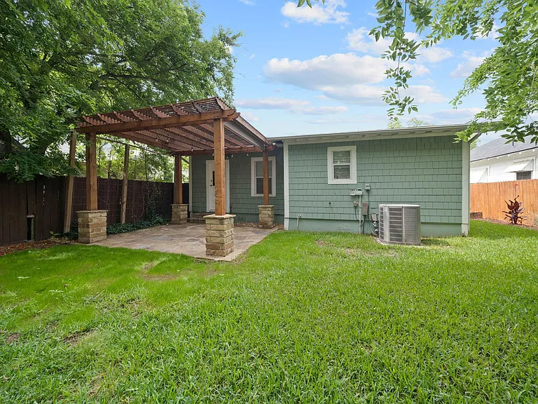 206 W High Ave — Photo 30