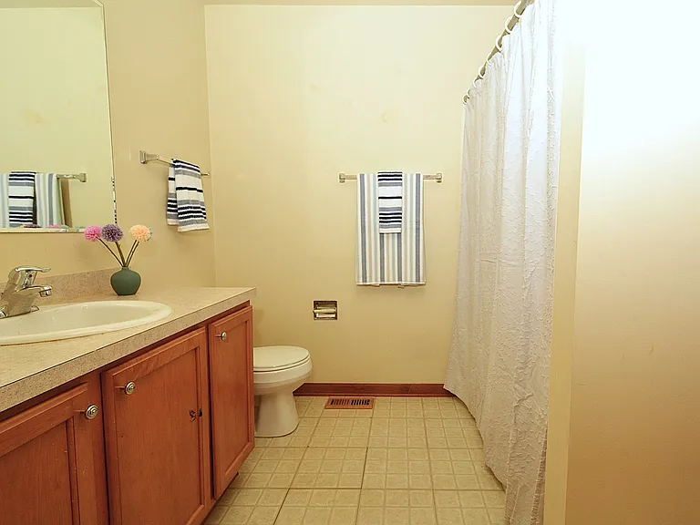 2460 Georgetown Cir — Photo 16