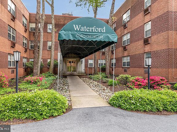 2nd image of 383 Lakeside Rd APT 105