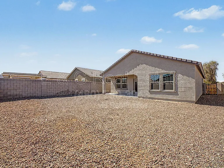 19577 W Palo Verde Dr — Photo 32