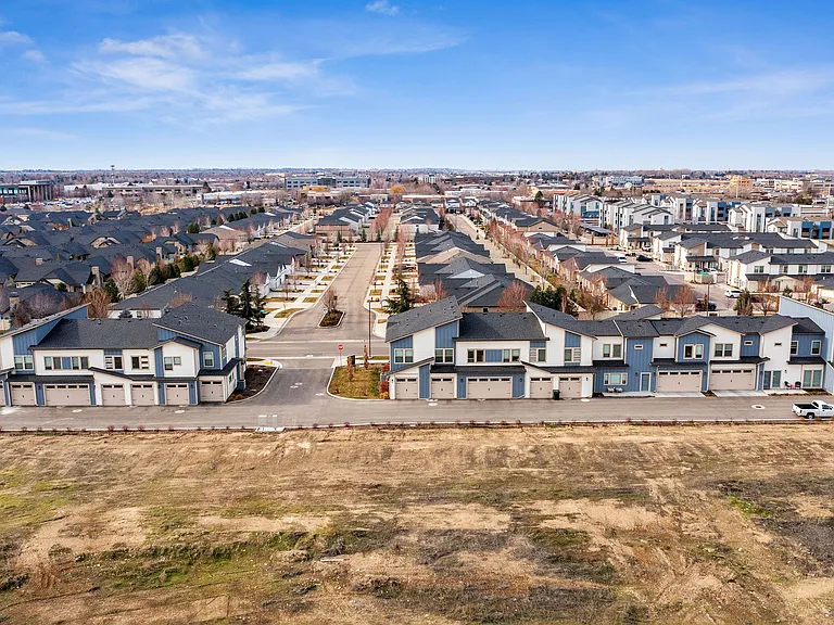 Movado Village — Photo 16