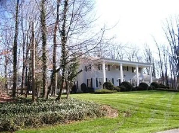 5319 Rustic Hills Dr, Medina, OH 44256