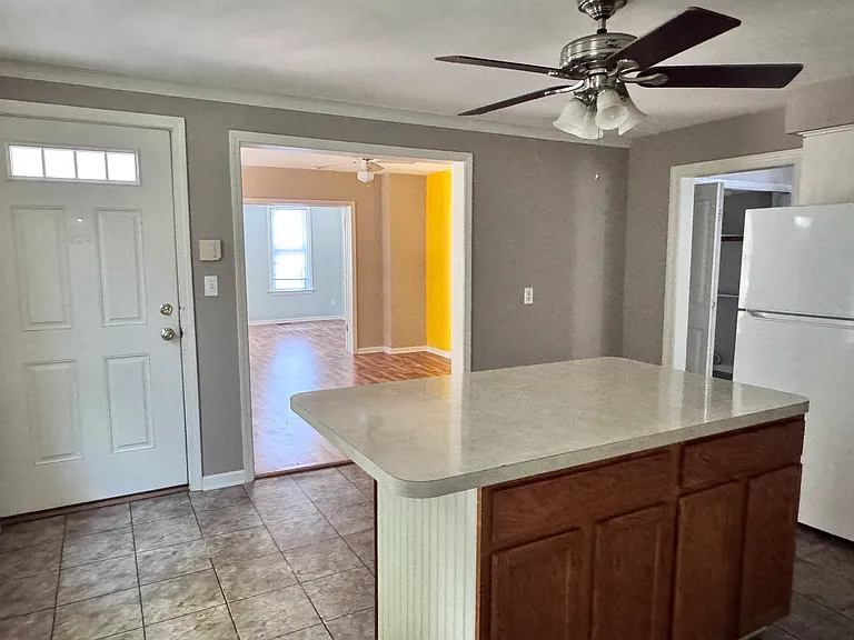 410 Floyd St #3 — Photo 5