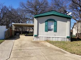 6225 N Highland Cir, Haltom City, TX 76117