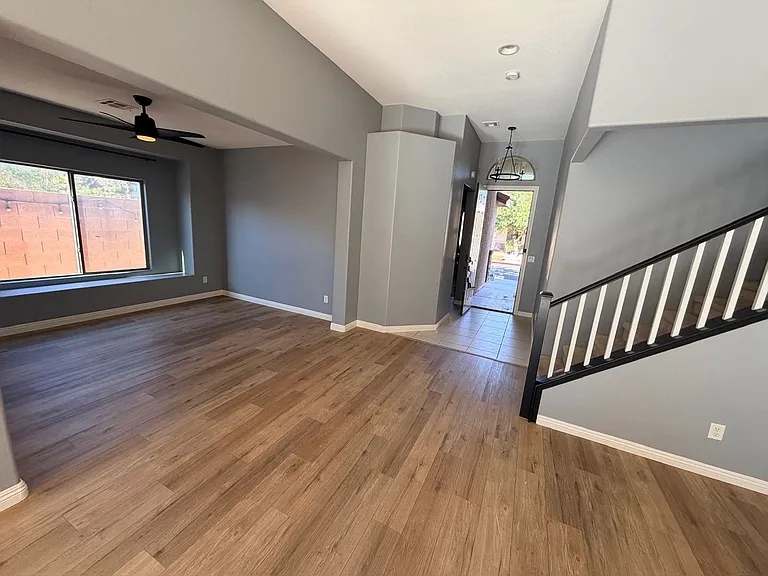 8137 Slate Falls St — Photo 9