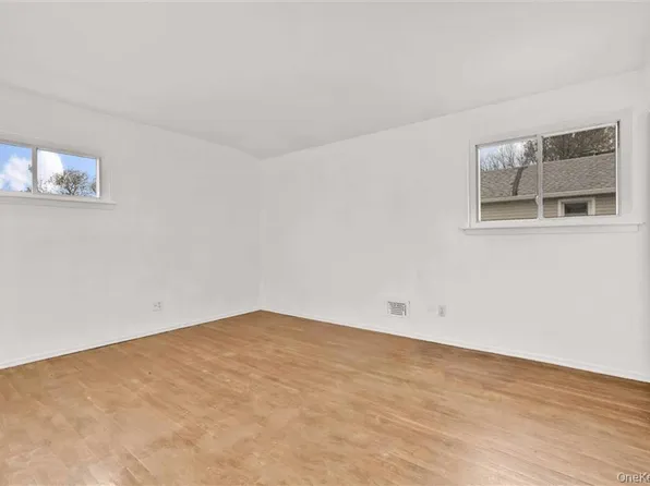 115-30 Inwood Street image 19 of 24