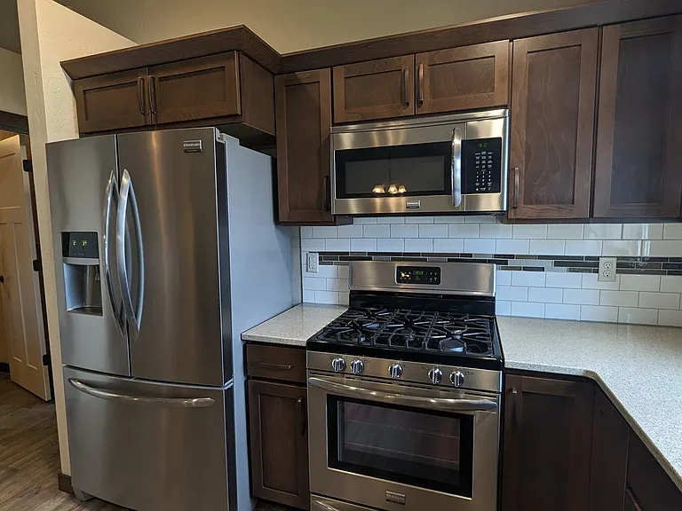 2537 N Lehigh Ct — Photo 4
