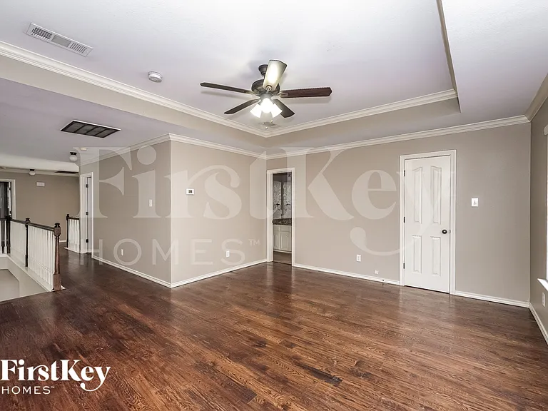 1321 Lyra Ln — Photo 8